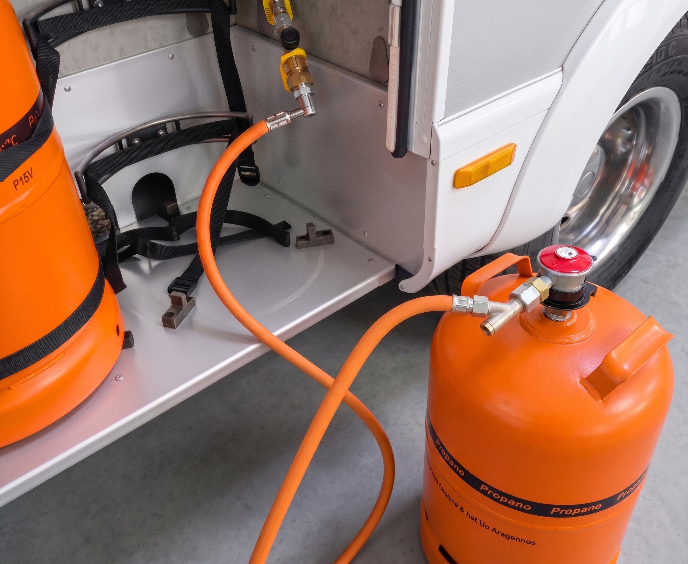 Gasschlauch winterfest mit Schlauchbruchsicherung – 2 m Verlängerung für externe Gasflasche bei Wohnmobil & Wohnwagen