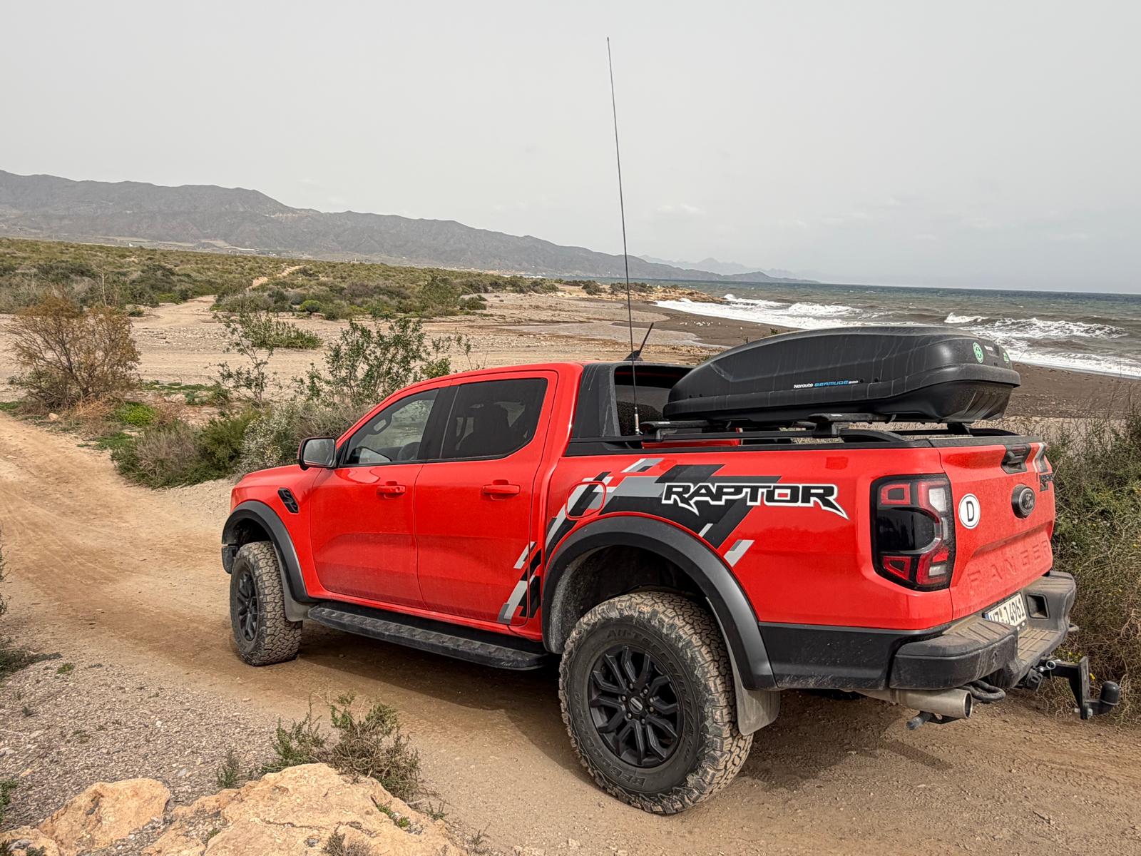 Universalhalter Set für Ford Ranger Mountain Top – mit Nutensteinen