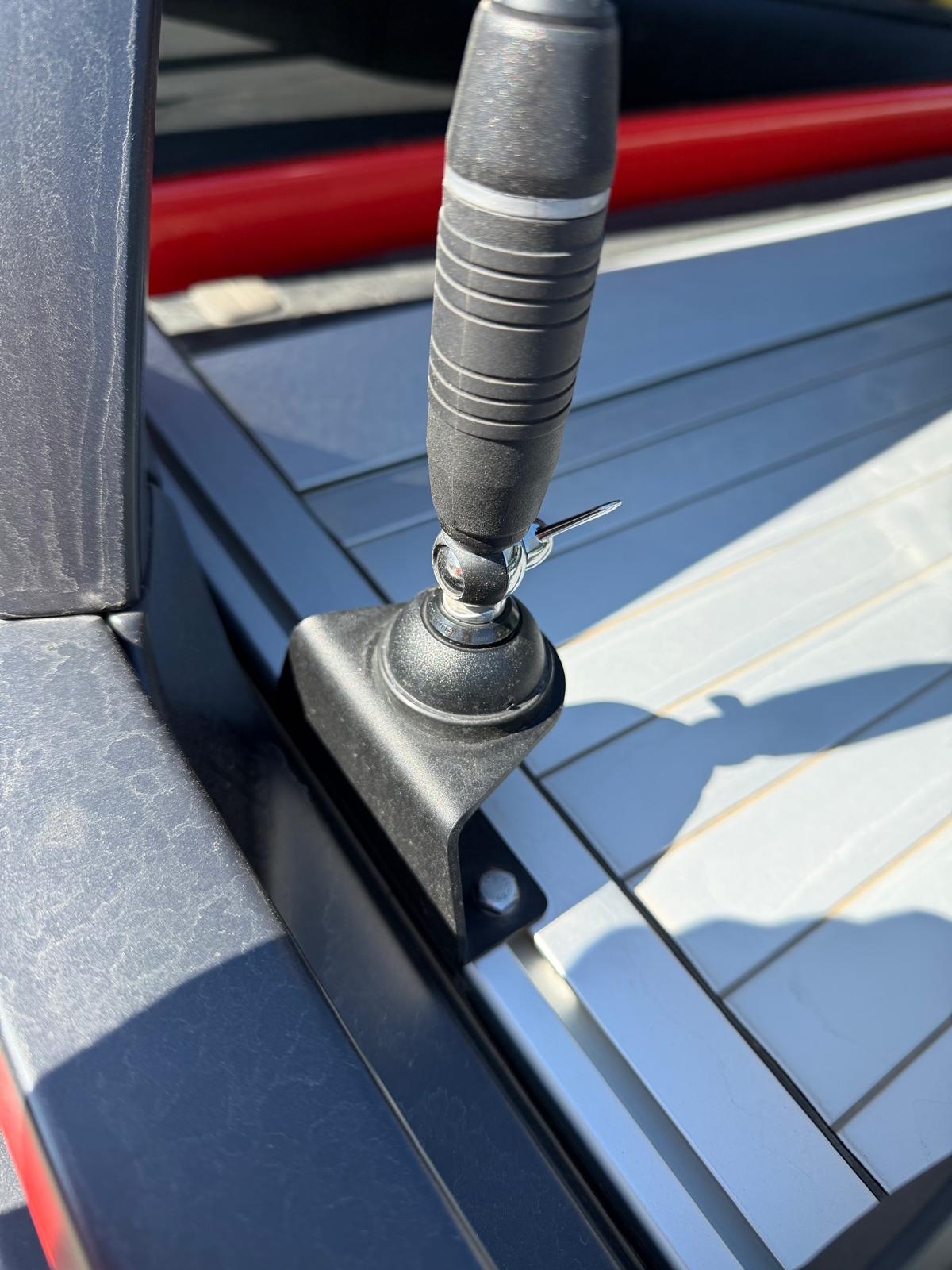 Universalhalter Set für Ford Ranger Mountain Top – mit Nutensteinen