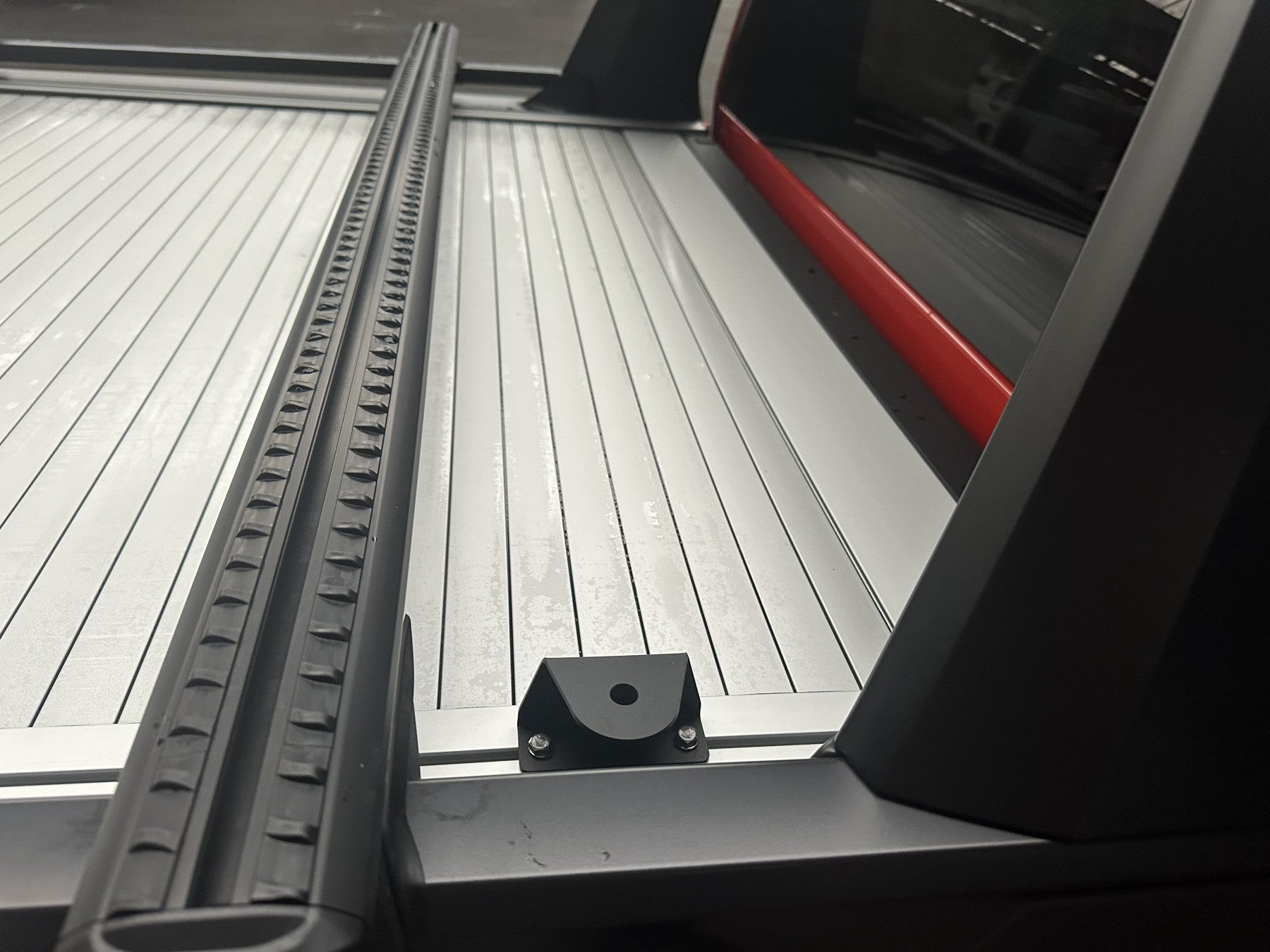 Universalhalter Set für Ford Ranger Mountain Top – mit Nutensteinen